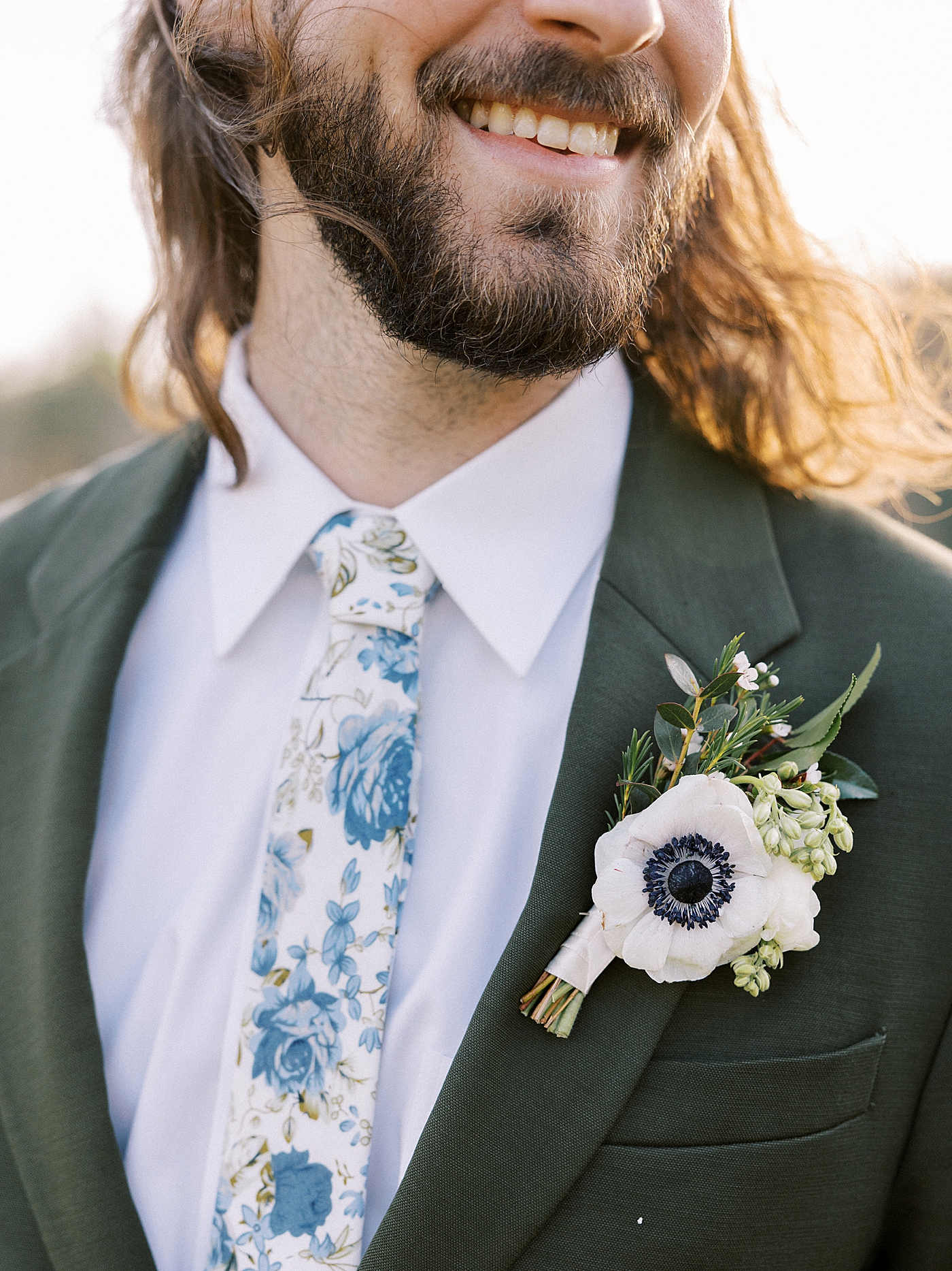 Grooms wedding flowers | Photo by Diane Sotero Photography