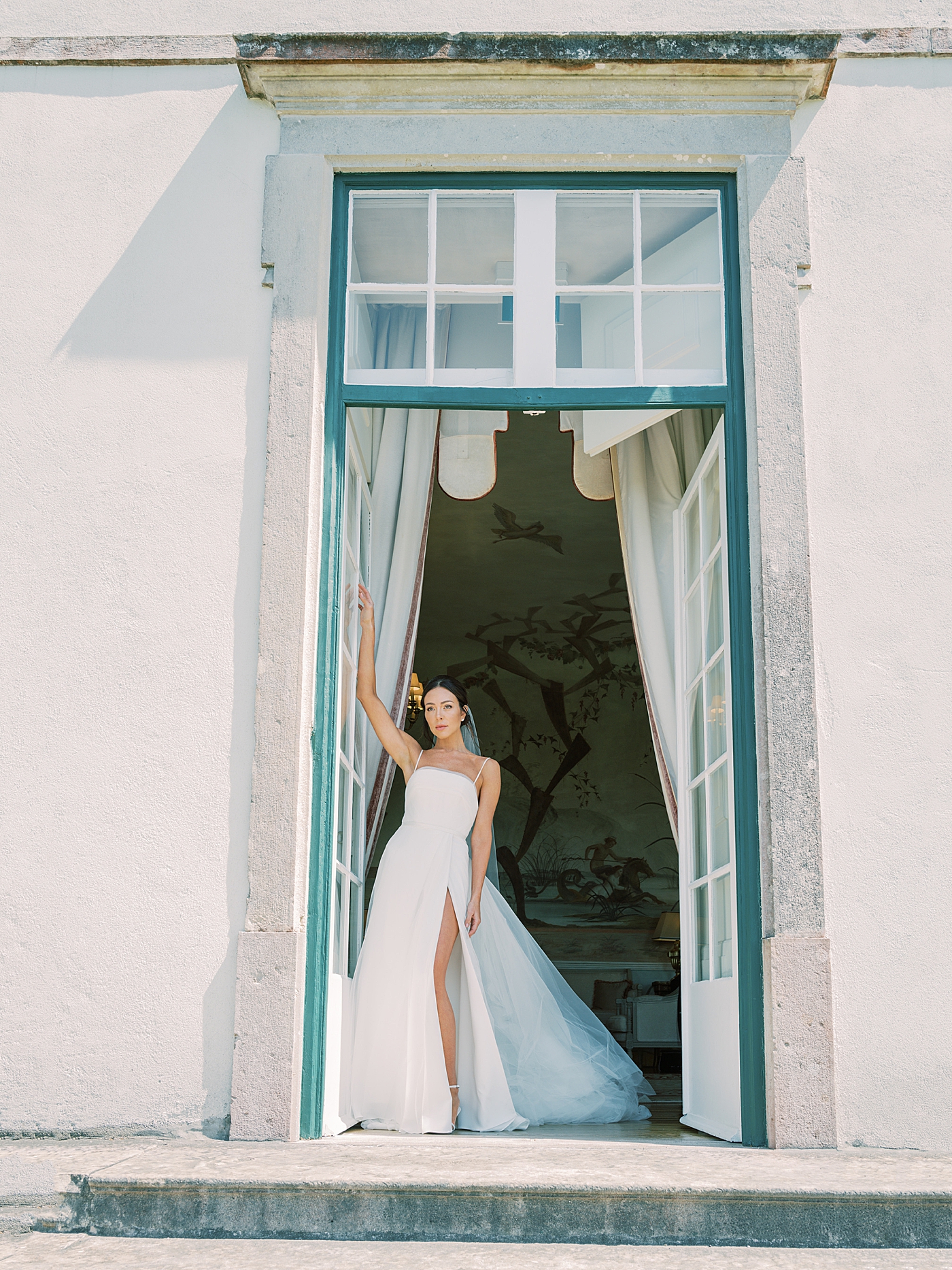 Bride in a doorway | Image by Diane Sotero Photography