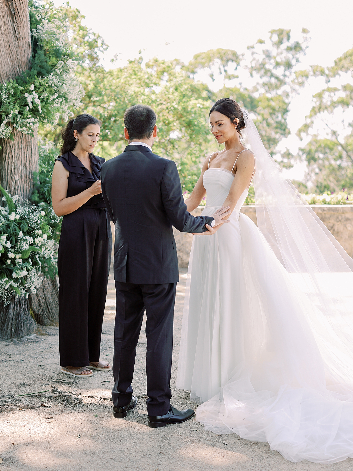 Bride and groom during their ceremony | Image by Diane Sotero Photography