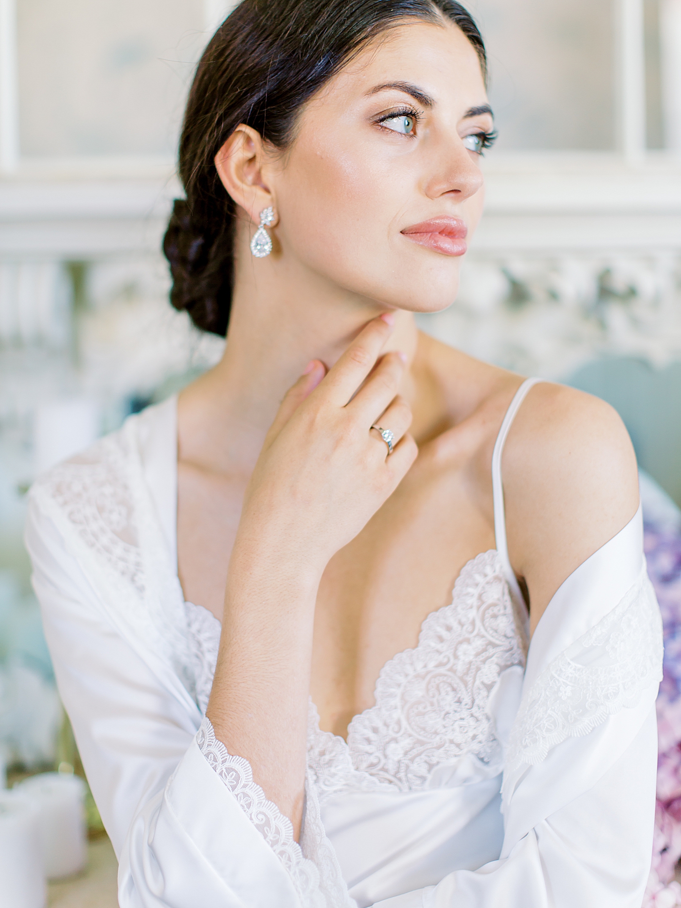 Bridal portraits in the brides getting ready room | Image by Diane Sotero 